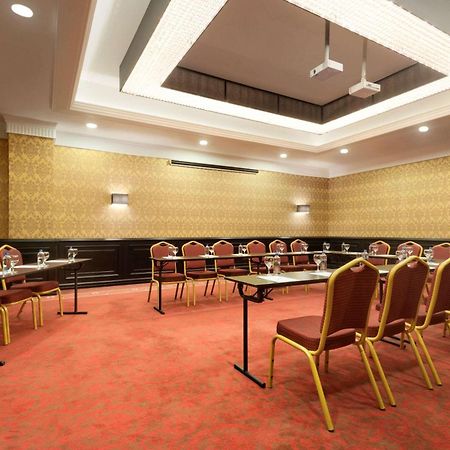 Ramada By Wyndham Sakarya Hotel Екстер'єр фото