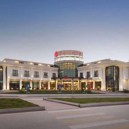 Ramada By Wyndham Sakarya Hotel Екстер'єр фото