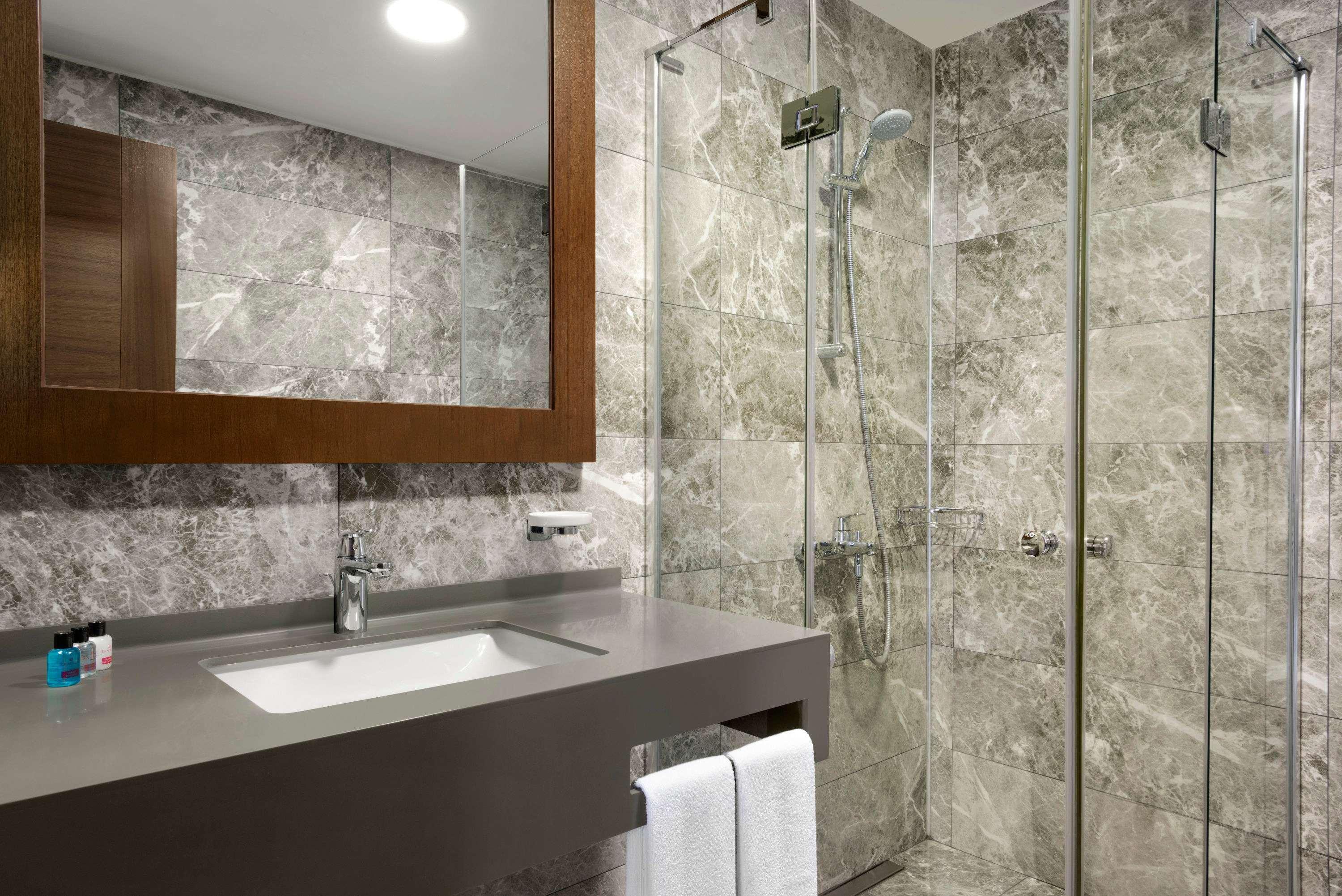 Ramada By Wyndham Sakarya Hotel Екстер'єр фото