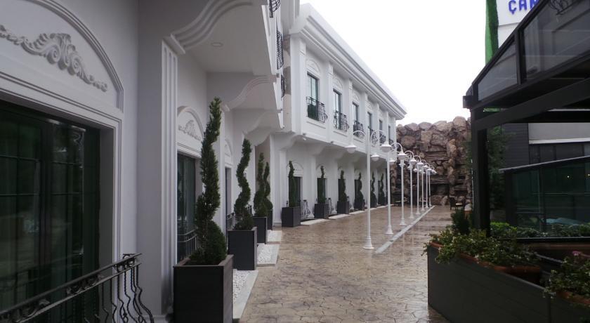 Ramada By Wyndham Sakarya Hotel Екстер'єр фото