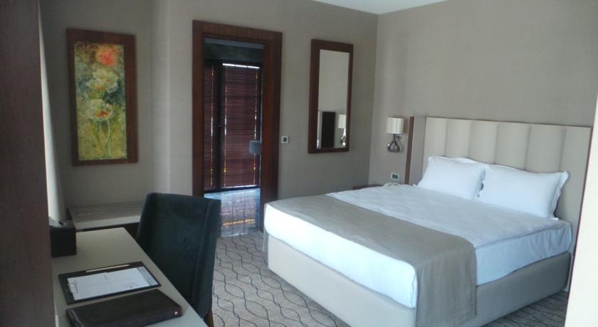 Ramada By Wyndham Sakarya Hotel Екстер'єр фото
