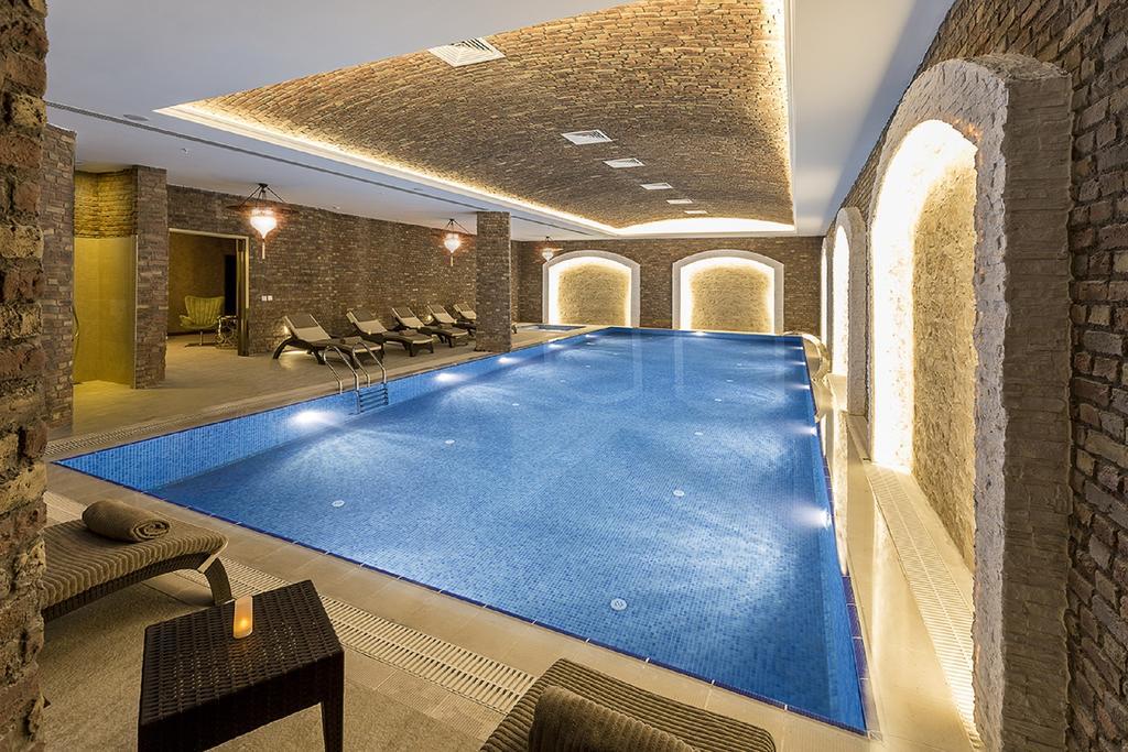 Ramada By Wyndham Sakarya Hotel Екстер'єр фото