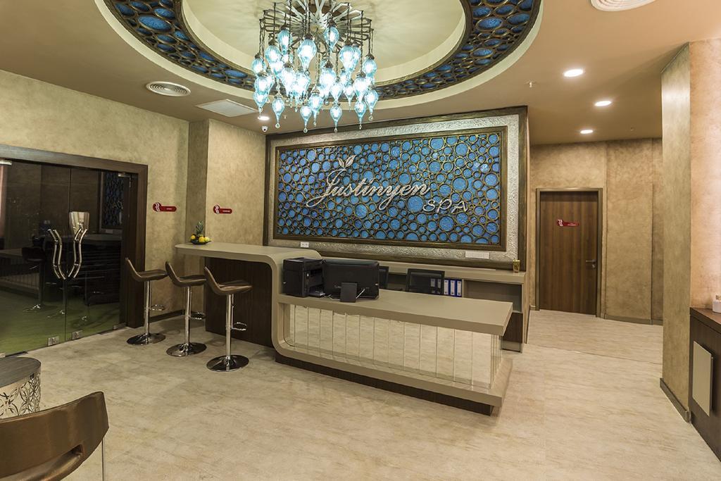 Ramada By Wyndham Sakarya Hotel Екстер'єр фото