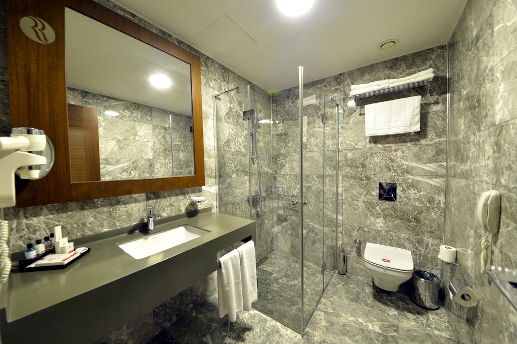 Ramada By Wyndham Sakarya Hotel Екстер'єр фото