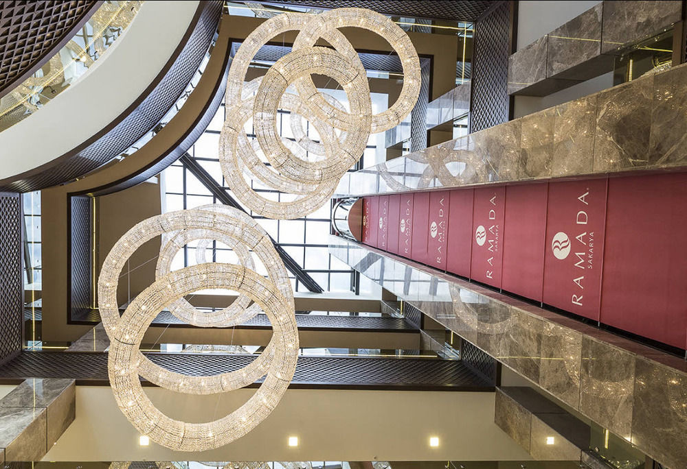 Ramada By Wyndham Sakarya Hotel Екстер'єр фото