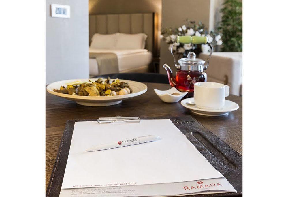 Ramada By Wyndham Sakarya Hotel Екстер'єр фото